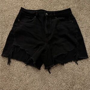AMERICAN EAGLE SHORTS. BLACK